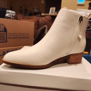 Beast's The Norway Boots in White